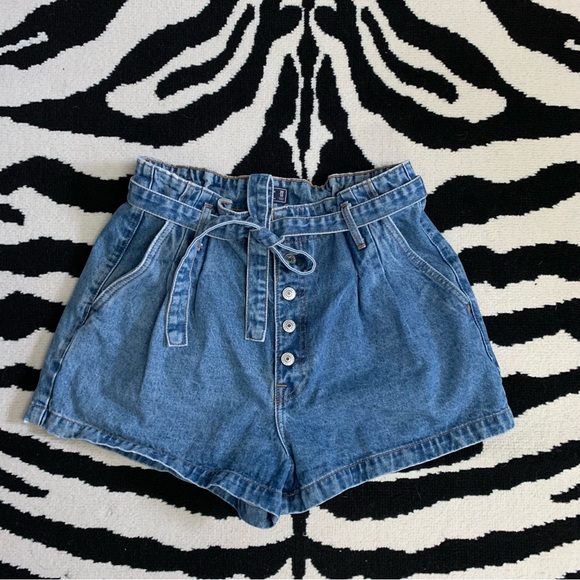 Abercrombie & Fitch Paperbag Tie Waist Exposed Button Fly Denim Shorts Size 10 - Picture 5 of 11